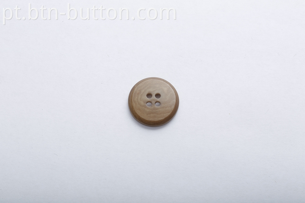 Four-hole fruit buttons for suits